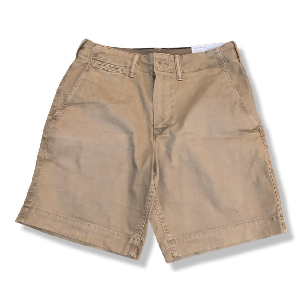 A&E 8’ khaki shorts